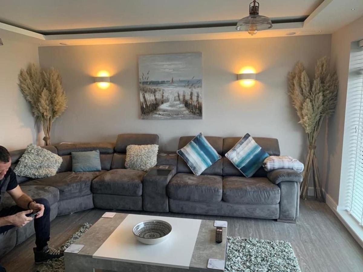 3 Bedroom Deganwy Sea View Beach House Ll31 Exterior photo