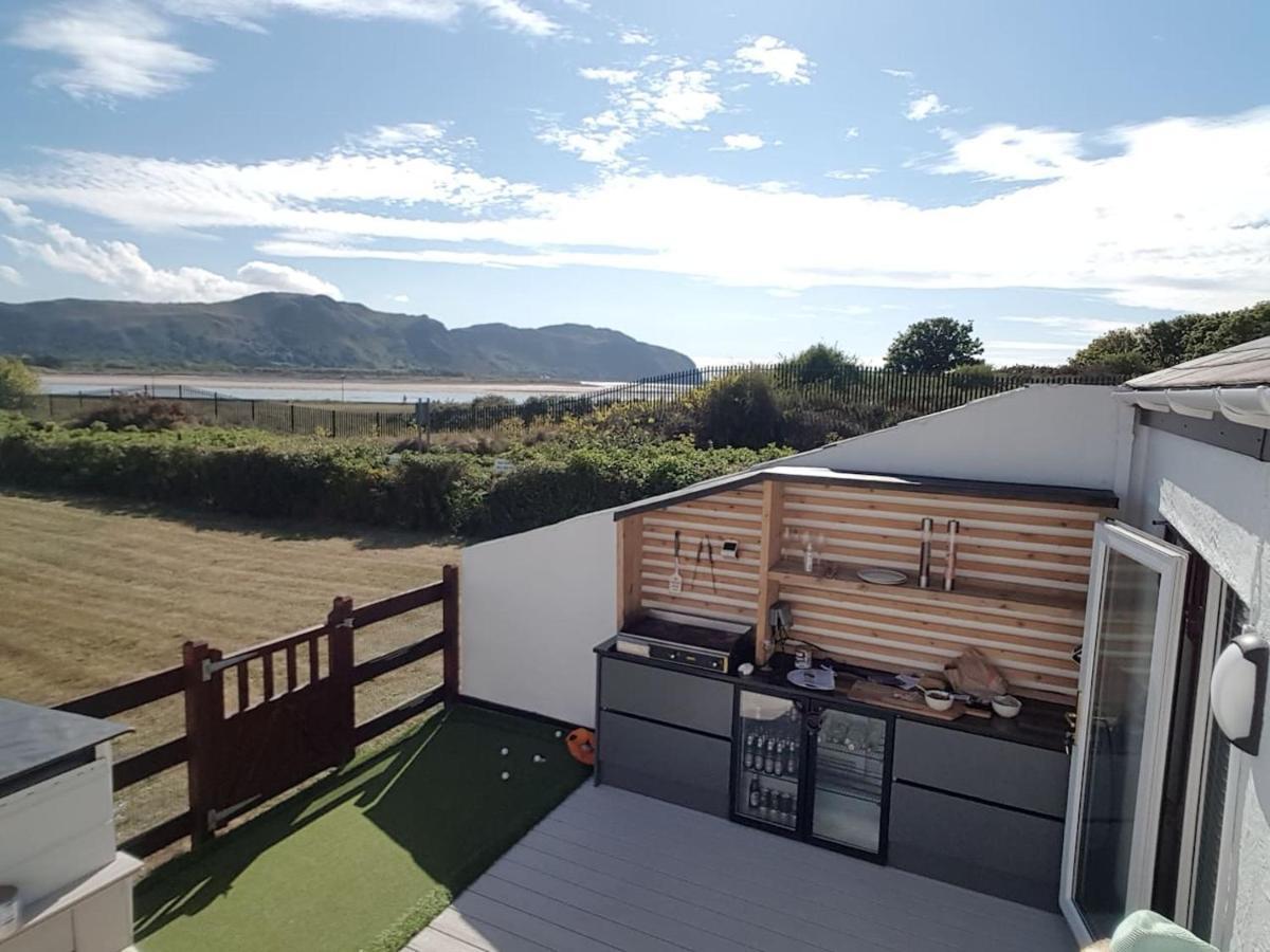 3 Bedroom Deganwy Sea View Beach House Ll31 Exterior photo