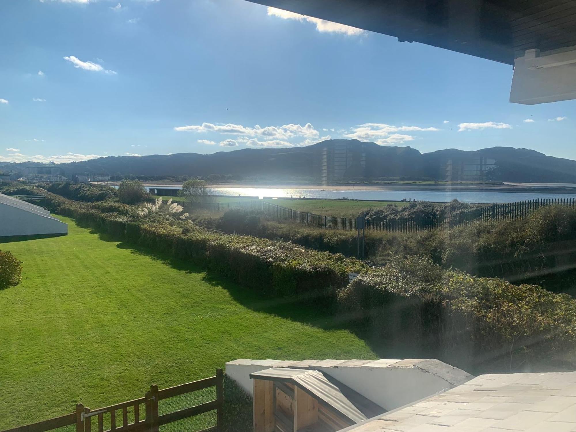 3 Bedroom Deganwy Sea View Beach House Ll31 Exterior photo